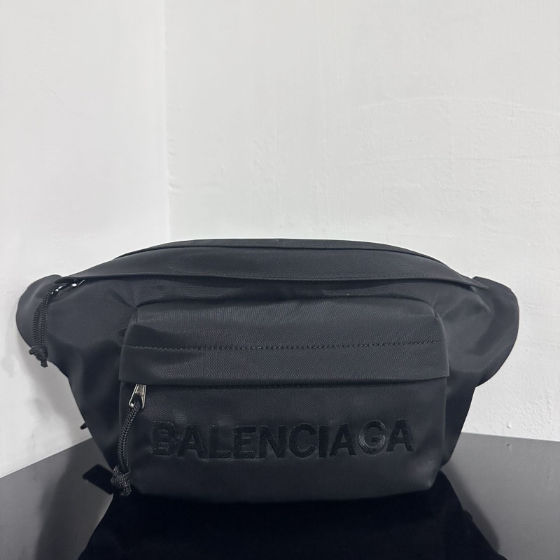 Ba*len*cia*ga waist & chest packs